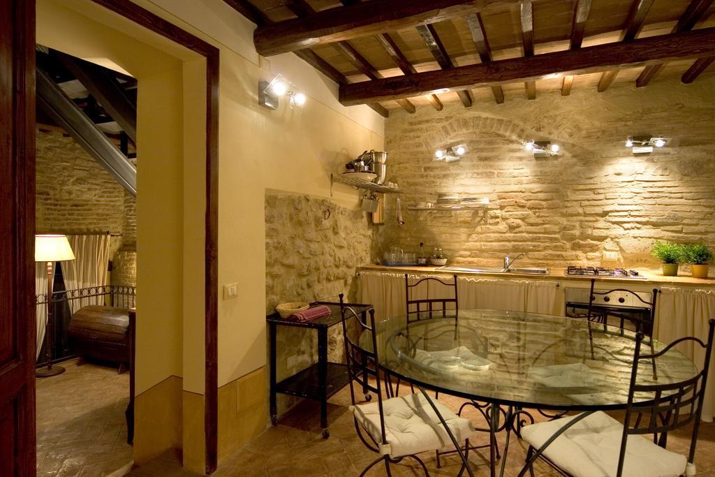 L'Arco Romanico Montefalco Exteriör bild