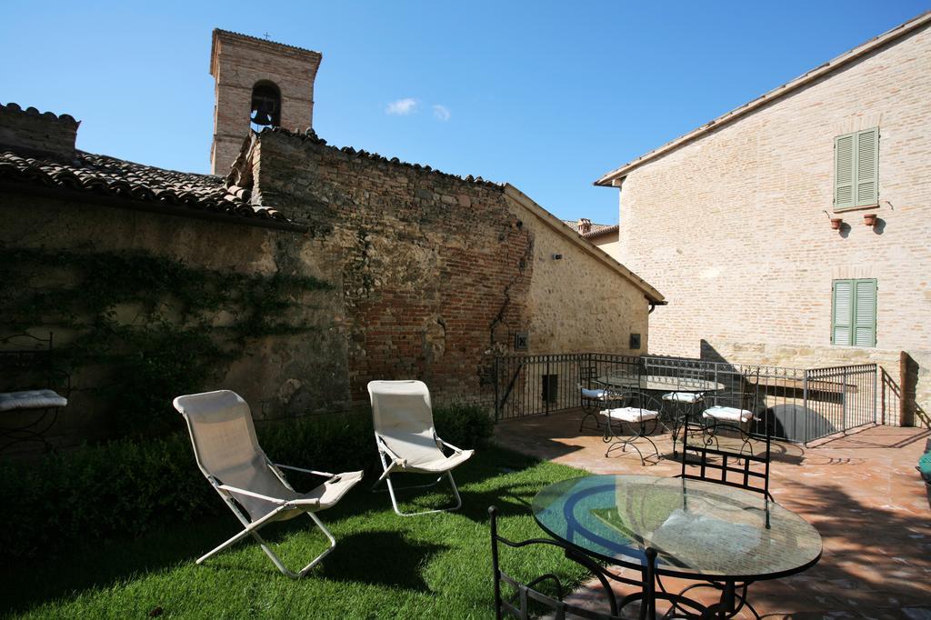 L'Arco Romanico Montefalco Exteriör bild