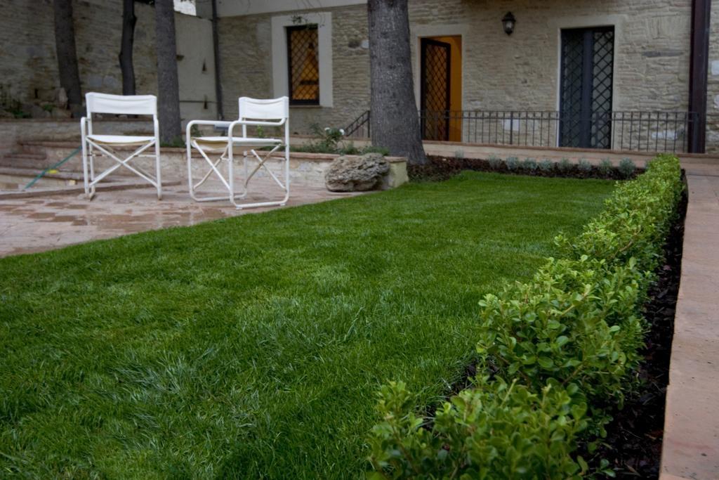 L'Arco Romanico Montefalco Exteriör bild